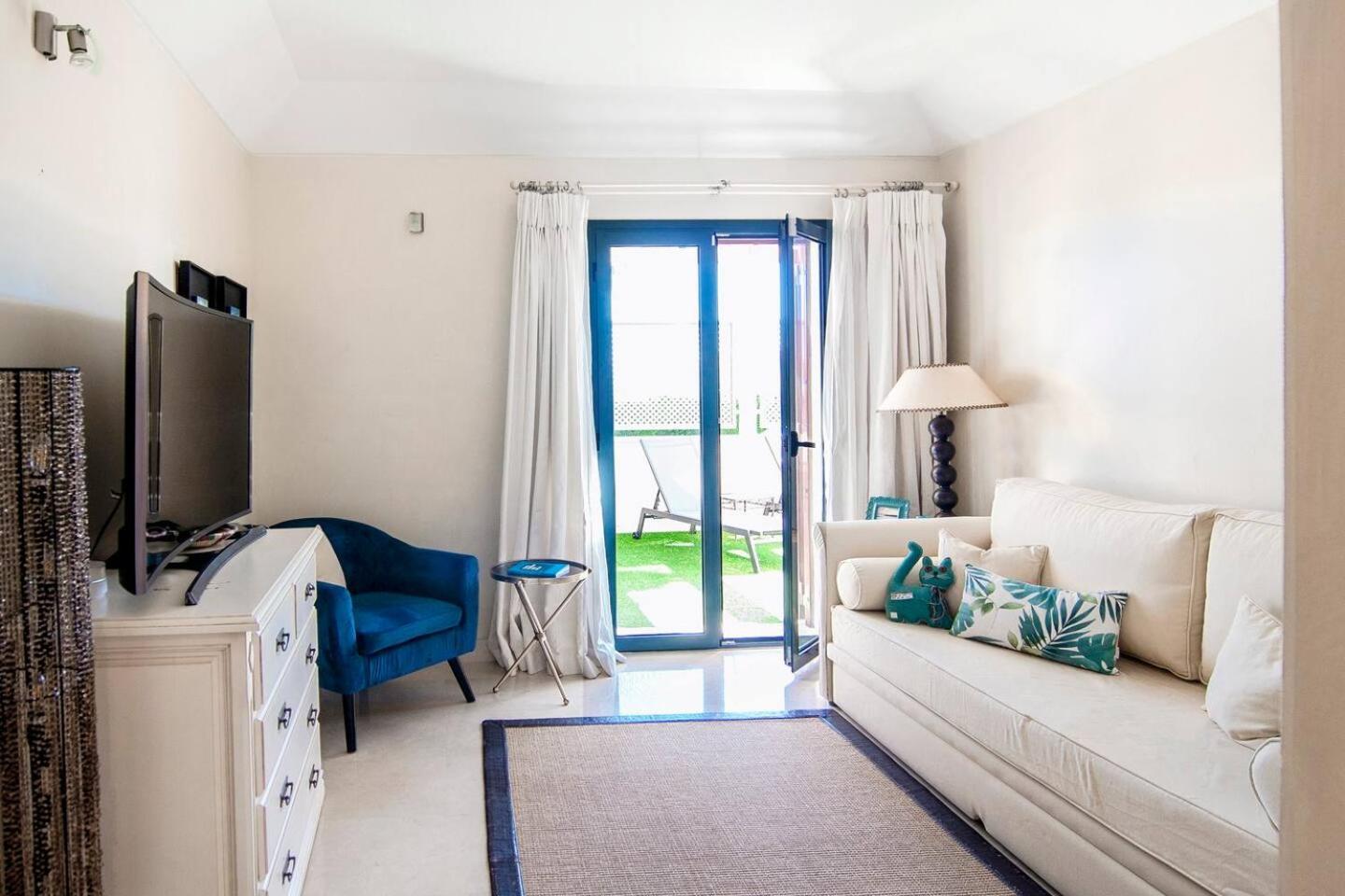 Polo Royale Waterfront Luxury Apt - 3 Terraces And Pool Sotogrande Bagian luar foto