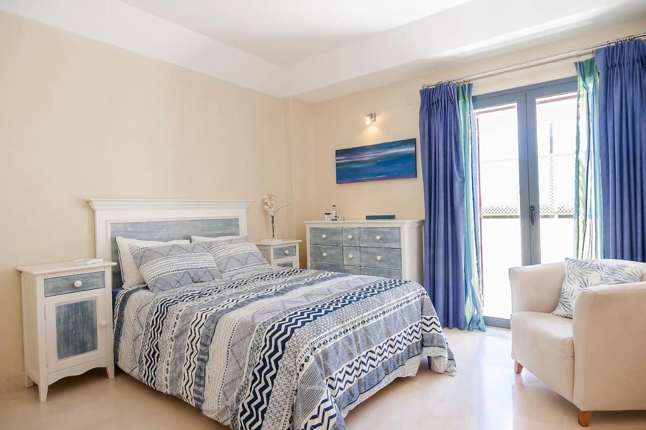Polo Royale Waterfront Luxury Apt - 3 Terraces And Pool Sotogrande Bagian luar foto
